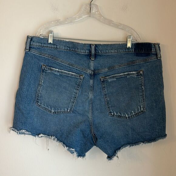 Abercrombie & Fitch Women’s the 4” mom short high rise distressed size 35/20 EUC - Picture 7 of 9
